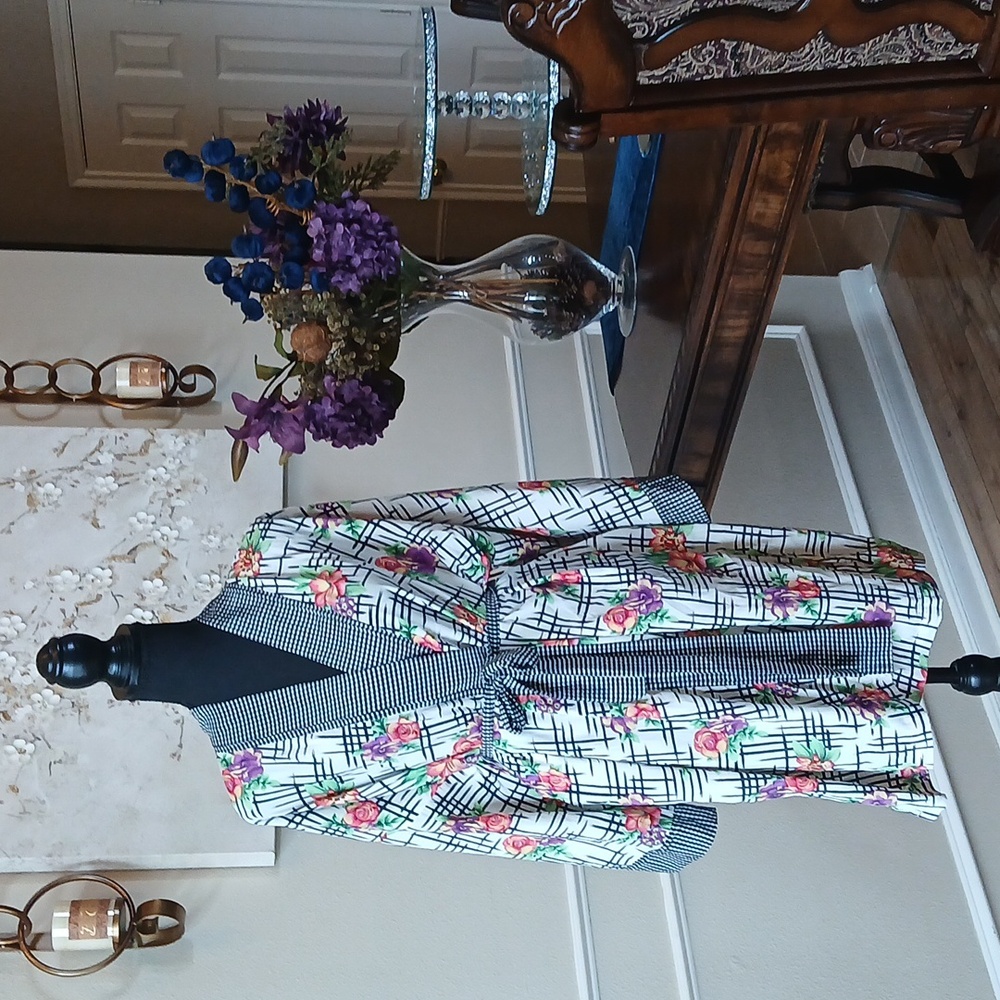 Victoria's Secret Gold Label Floral Kimono Robe. Size OS - Picture 12 of 17
